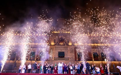 Claudia Sheinbaum celebrates in the Zócalo, in the early hours of Monday.