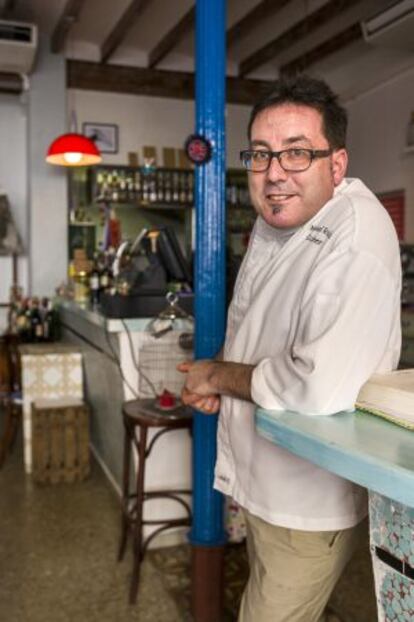 Miquel Ruiz en su nuevo restaurante El Baret de Miquel.