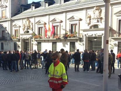 Concentración convocada por los sindicatos de policía municipal CPPM y CSIT-UP.