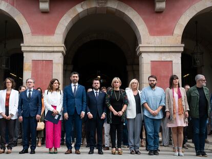 El presidente de  la Generalitat, Pere Aragonès, ha presidido este martes un minuto de silencio del Parlament por el asesinato de una mujer en Campdevànol.