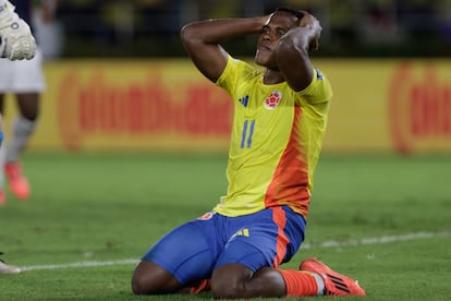 Jhon Arias de Colombia durante el partido de las eliminatorias sudamericanas para el Mundial de 2026 Colombia y Ecuador en el estadio Metropolitano de Barranquilla (Colombia) .