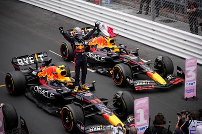 Checo Pérez celebra su triunfo en Mónaco Fórmula 1
