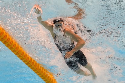 Summer McIntosh nada el parcial de libre durante la semifinal de 200m estilos, este domingo en los Mundiales.