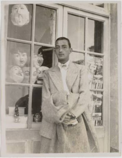 Un joven Dalí, fotografiado por Gala en 1930.