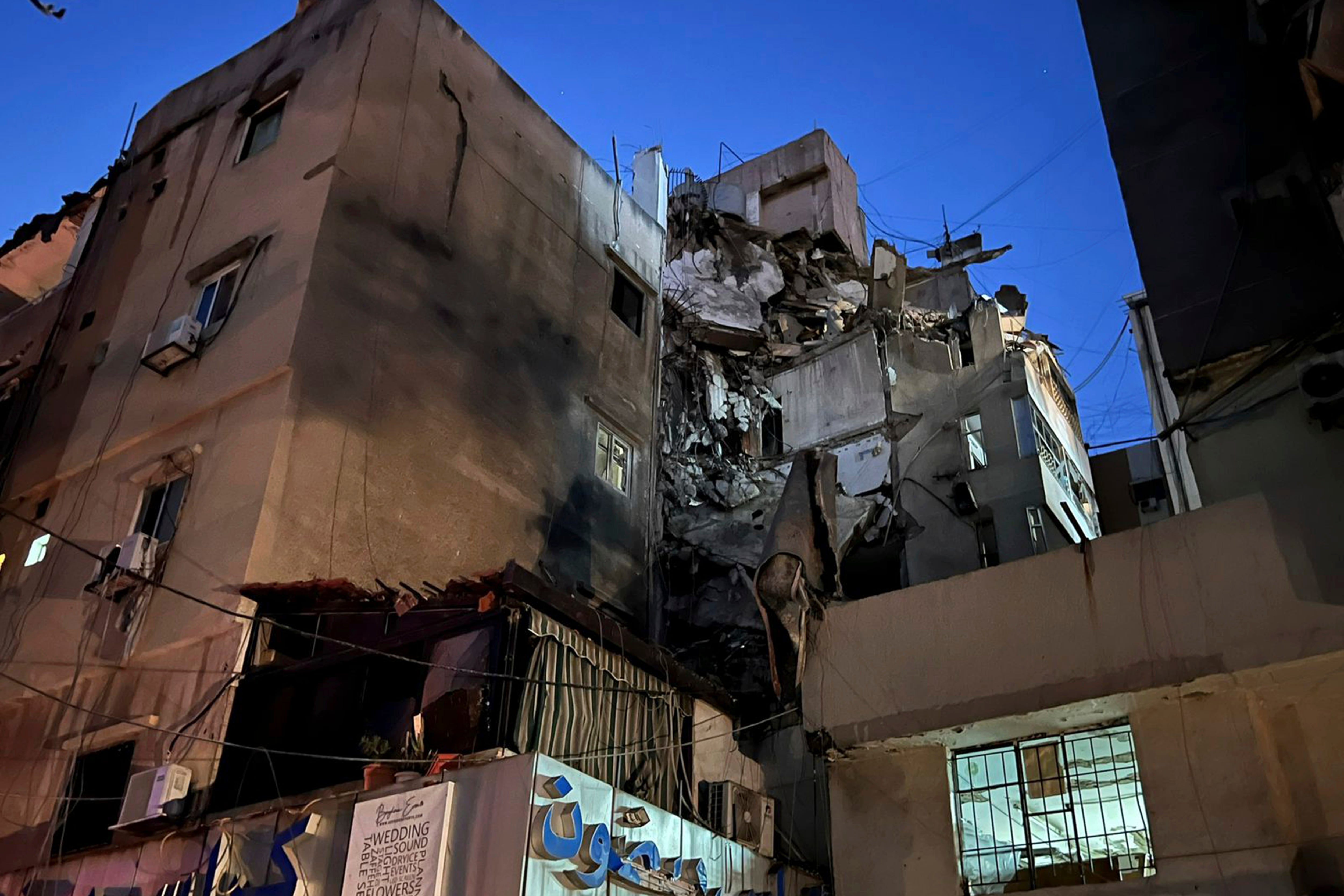 Israel bombardea un cuartel de Hezbolá en Beirut en respuesta a la muerte de 12 niños en los Altos del Golán 