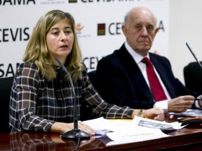 La directora de Cevisama, Carmen &Aacute;lvarez, y su presidente, Armando Ib&aacute;&ntilde;ez.