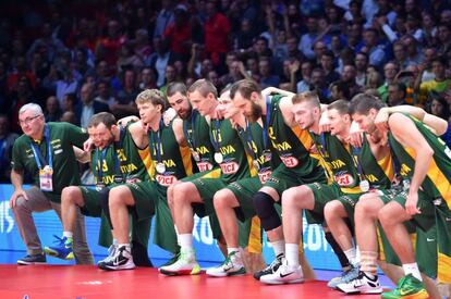 La selección de Lituania sube al podio