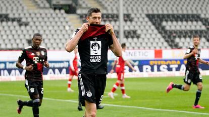 Lewandowski dedica su 40º gol de esta temporada en la Bundesliga a Gerd Müller.