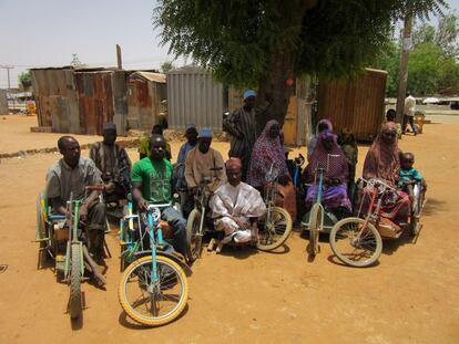 Grupo de supervivientes de la polio, ahora sensibilizadores, en la localidad de Bichi, en el norte de Nigeria.
