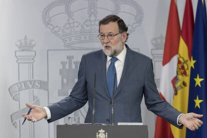 El presidente del Gobierno, Mariano Rajoy, comparece en la Moncloa, el 14 de abril.
