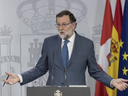 El presidente del Gobierno, Mariano Rajoy, comparece en la Moncloa, el 14 de abril.