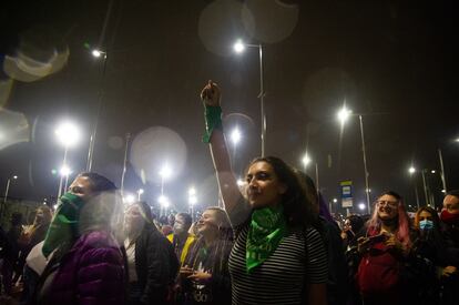 Mujeres participan en una protesta en Bogotá, Colombia, en noviembre de 2021. 