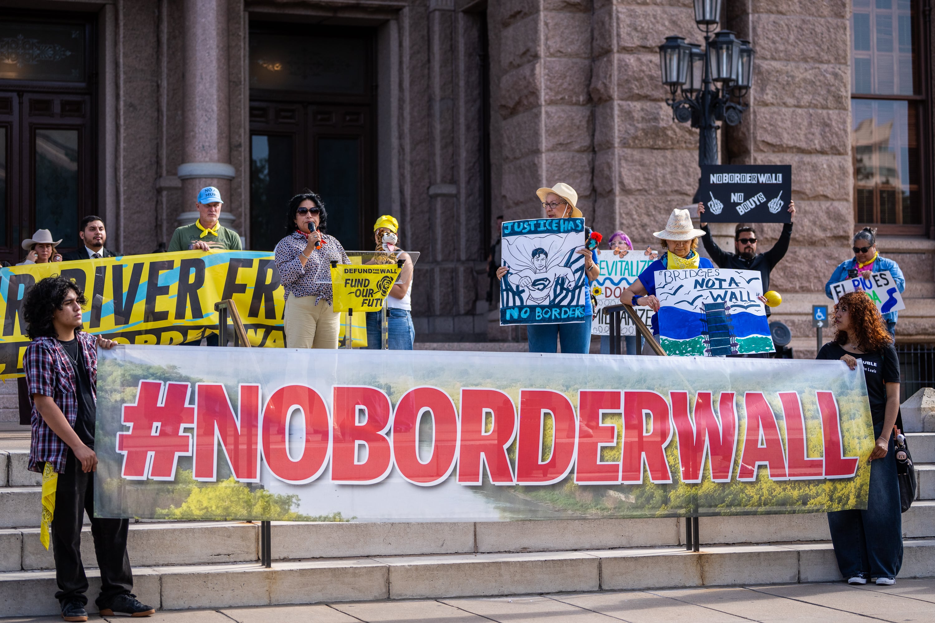 El Gobierno de Trump pausa la construcción del muro fronterizo en el Parque Nacional Big Bend en medio de críticas