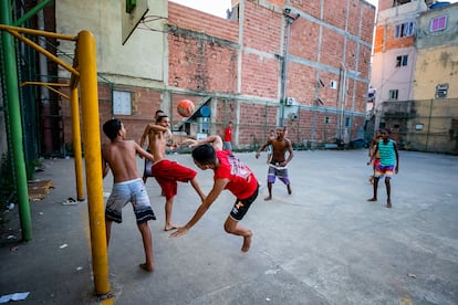 Niños futbol Brasil