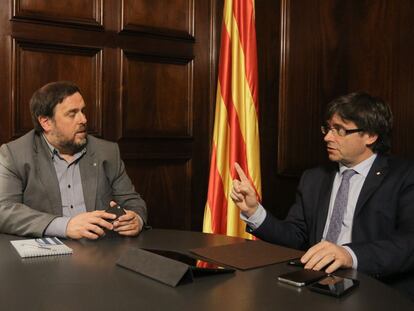 Junqueras y Puigdemont, reunidos en el Parlament.