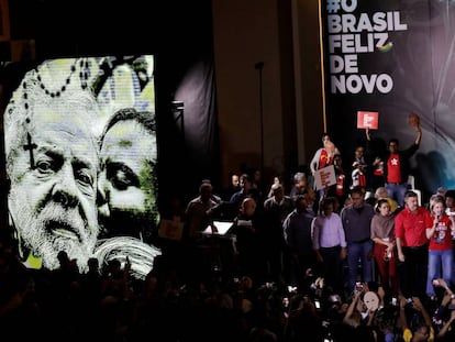 Petistas formalizam Lula como candidato à presidência em São Paulo.