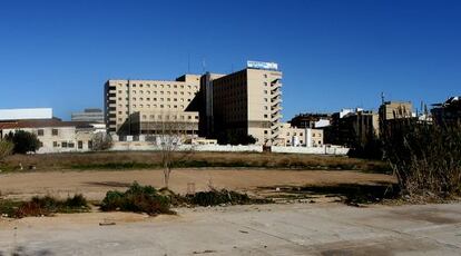 Solar junto al hospital Doctor Peset donde deb&iacute;a construirse el aparcamiento.