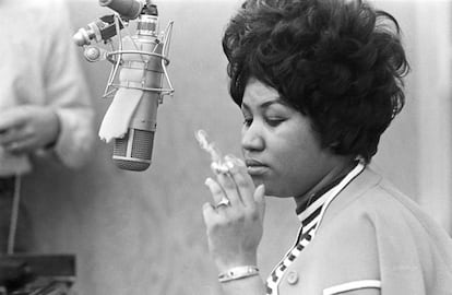 Em 2010, ela começou a luta contra um câncer de pâncreas e nos últimos meses teve sua saúde deteriorada. Na imagem, Aretha trabalha nos estudos Muscle Shoals de Alabama, em 9 de janeiro de 1969