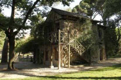 La Casa de la Vieja en el parque del Capricho.