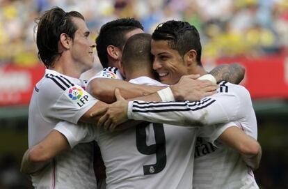 Cristiano Ronaldo celebra su gol, junto con Benzema, James y Bale.