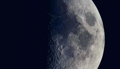 Imagen de la Luna en el espacio