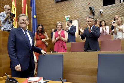 El socialista Ximo Puig, a su llegada a las Cortes Valencianas el pasado 13 de junio, día que fue investido presidente de la Generalitat, Carlos Mazón.