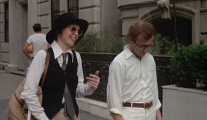 'Annie Hall' (Woody Allen, 1977). Diane Keaton: Me habló de la envidia del pene… ¿Sabias de que va eso? Woody Allen: ¿Yo? Soy, soy uno de los pocos hombres que la padecen, así que toma nota.