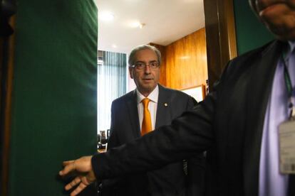 Cunha ao sair de seu gabinete.