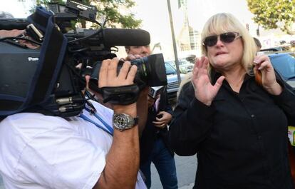 Debbie Rowe a su llegada al tribunal el jueves 15 de agosto de 2013.