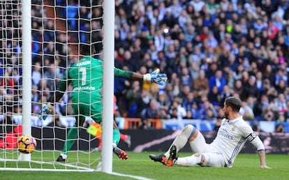 Sergio Ramos marca el segundo gol del Real Madrid.