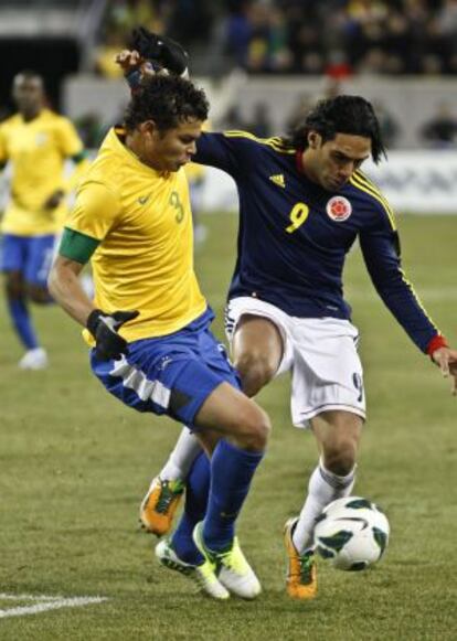 Falcao, ante Thiago Silva.