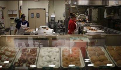 Empleados en una panader&iacute;a.