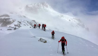 Un grup de Pompièrs, els bombers de la Vall d'Aran.