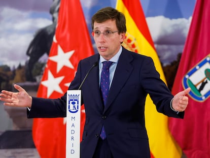 El alcalde de Madrid, José Luis Martínez-Almeida, tras el pleno del Ayuntamiento el pasado viernes.