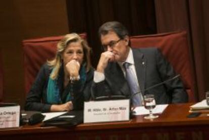 El presidente de la Generalitat catalana, Artur Mas, y su vicepresidenta, Joana Ortega.