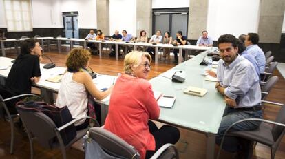 El equipo de Gobierno durante la reunión con los vecinos del Cabanyal-Canyamelar.