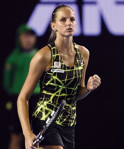 Menuda camisetita de tirantes la de la checa Karolina Pliskova...