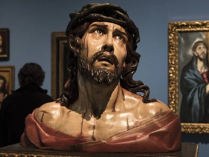 &#039;Ecce Homo&#039; de Manuel Pereira, en primer plano. Detr&aacute;s, &#039;Cristo con la Cruz&#039; de El Greco, en la nueva presentaci&oacute;n del MNAC. 