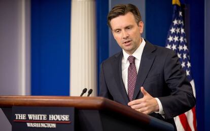 El portavoz de la Casa Blanca Josh Earnest