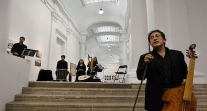 Los integrantes de Capella de Ministrers, ayer, durante su concierto en el Centre del Carme, en Valencia.