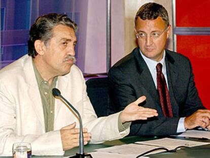 Diego López Garrido y Jesús Caldera, en una reunión de la ejecutiva federal del PSOE.