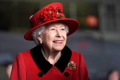 Isabel II, en una visita a Portsmouth, al sur de Inglaterra, el 22 de mayo de 2021.