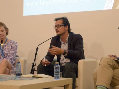 Desde la izquierda, Anne McElvoy, directora de &#039;The Economist&#039;, Jos&eacute; Ignacio Torreblanca, director de Opini&oacute;n de EL PA&Iacute;S y Jos&eacute; Mar&iacute;a Areilza, Profesor de ESADE y titular de la C&aacute;tedra de Jean Monnet.