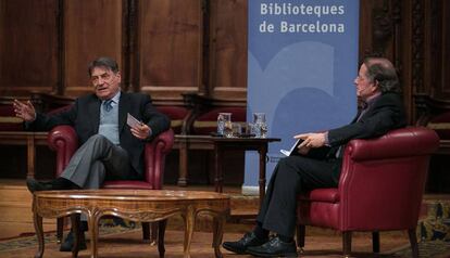 Claudio Magris (izquierda), ayer, durante la conversaci&oacute;n con Josep Ramoneda. 
