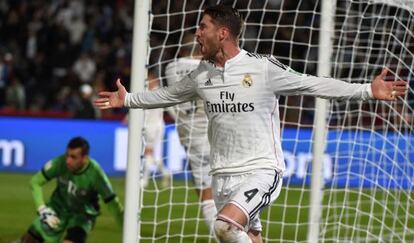 Sergio Ramos celebra seu gol.