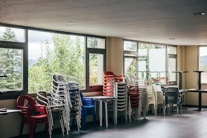 Una cafetería en Brión, A Coruña, cerrado temporalmente durante la temporada estival. 