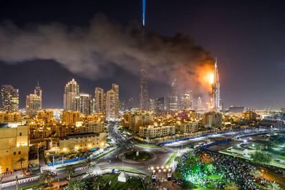 <b>31 de diciembre de 2015</b>. En Nochevieja de 2015 ardió parte del hotel Address Downtown de Dubái (Emiratos Árabes Unidos), situado muy cerca del Burj Khalifa, el edificio más alto del mundo. 14 personas resultaron heridas.