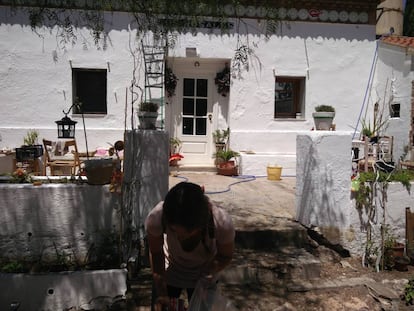 María Gombau, en su casa, todavía sin acabar de arreglar, entre finales de 2017 y principios de 2018.