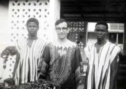 Uno de los primeros viajes del sacerdote a África.
