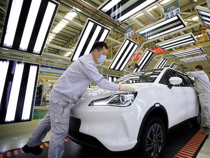 Vehículos eléctricos en la planta de Hozon, en Jiaxing